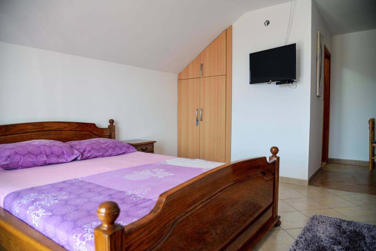 Guest House Ivana Tivat Exterior foto