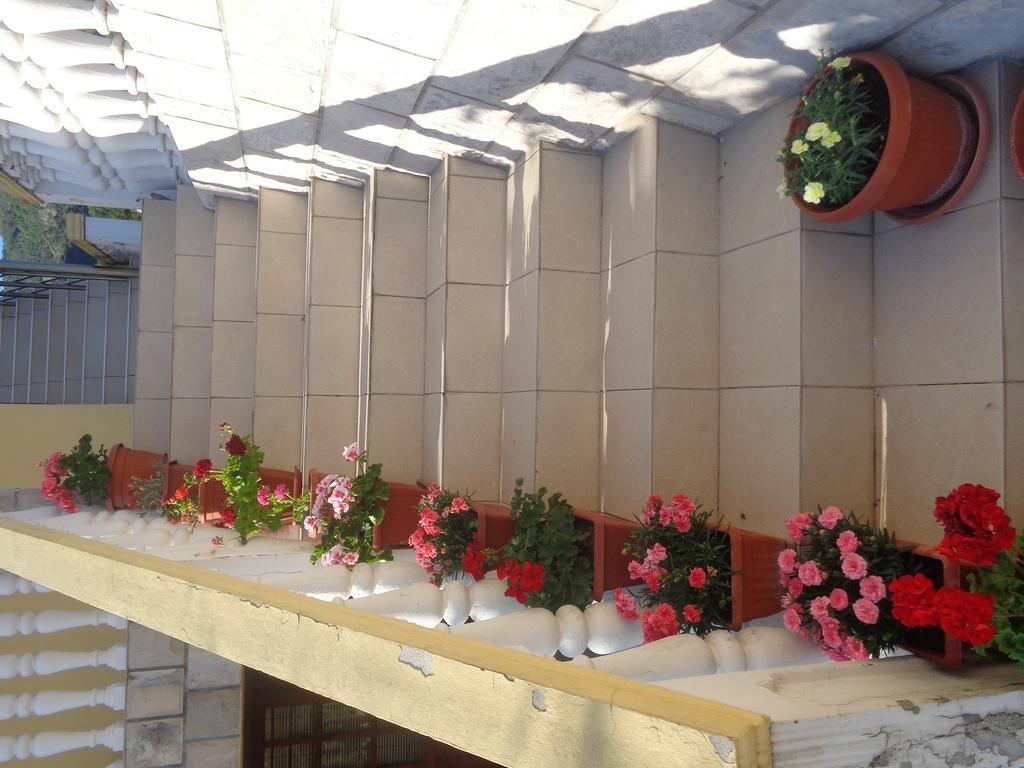 Guest House Ivana Tivat Exterior foto