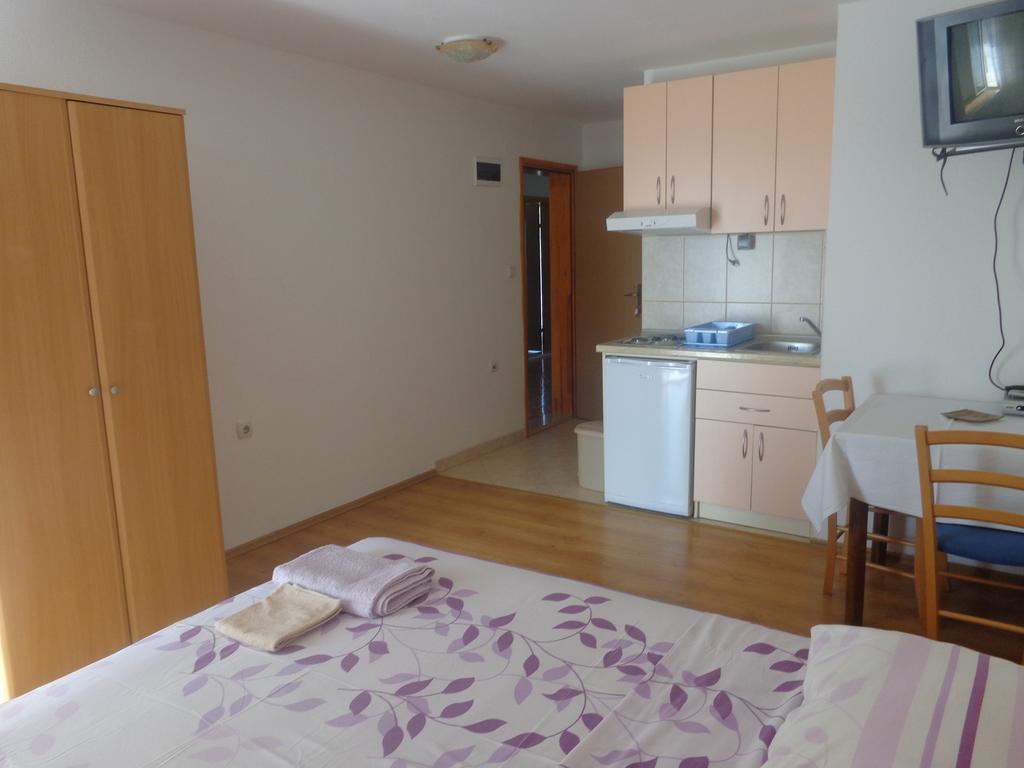 Guest House Ivana Tivat Habitación foto